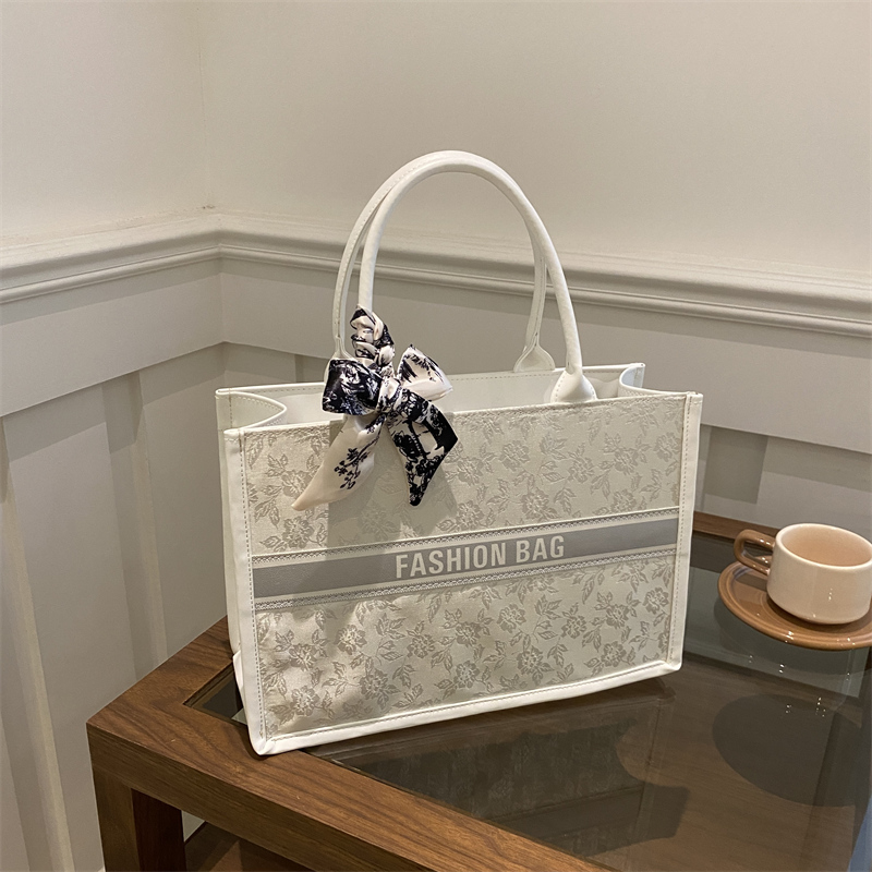 Leatherwork Letters - Luxury Elegant Women Tote Bag Embroid