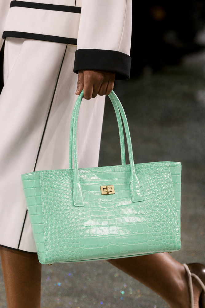 SHELKSBAG Glossy Crocodile Emb - огляд і ціна Leather Work Handbags