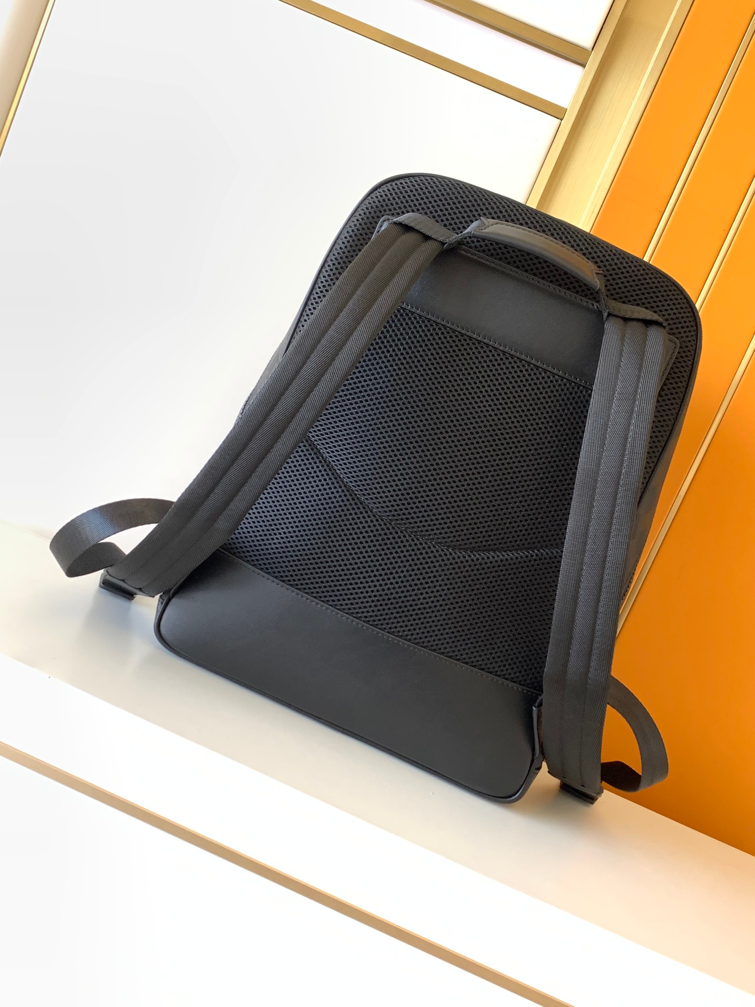Minimalist Black Embossed Back - огляд і ціна Leather Work Rucksack Mens